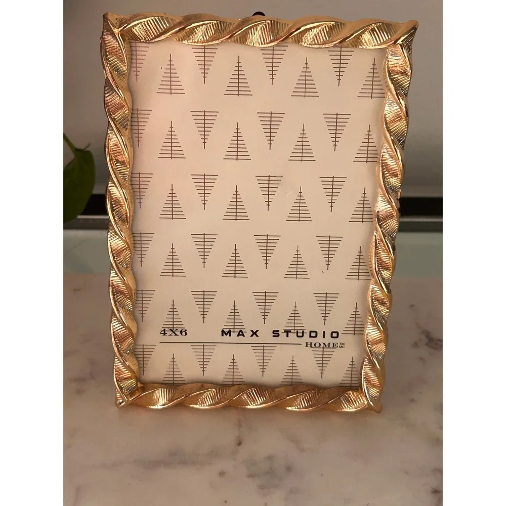 Max Studio Home Gold Twisted Rope Picture Frame 4x6 Tabletop Decor